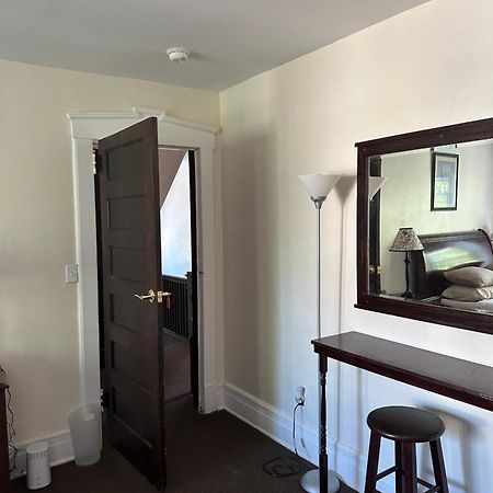 Victorian Palace- Mahogany Room East Orange Zewnętrze zdjęcie
